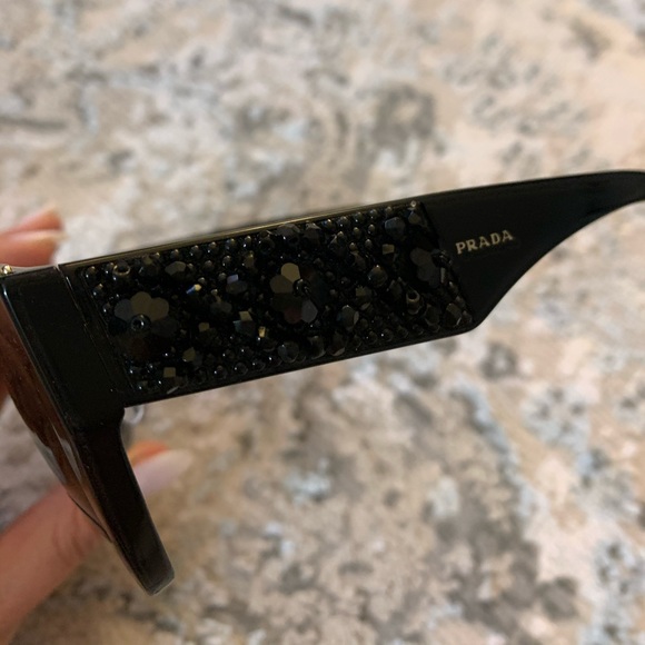 Prada sunglasses - Picture 3 of 5